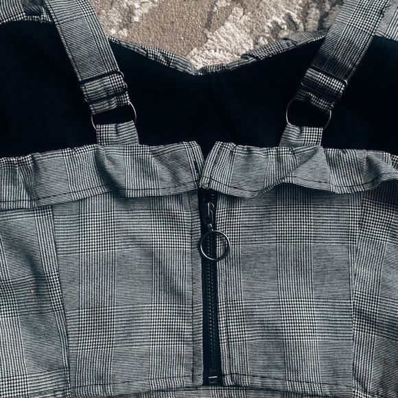 Forever 21 Plaid Crop Top - Picture 4 of 5